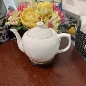 BIA Cordon Bleu White Porcelain Teapot (NO INFUSER)